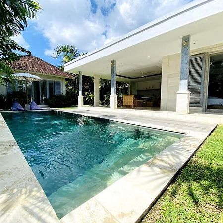 Villa Biru - 500m Batubelig beach Canggu  Bagian luar foto
